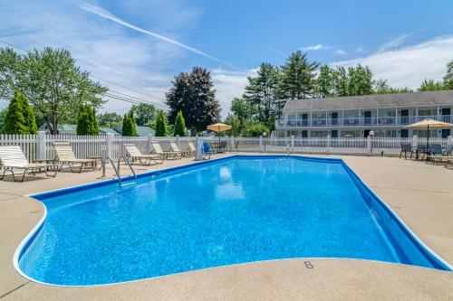 สระว่ายน้ำ, Anchor Inn and Cottages Wells-Ogunquit in เวลส์ (ME)