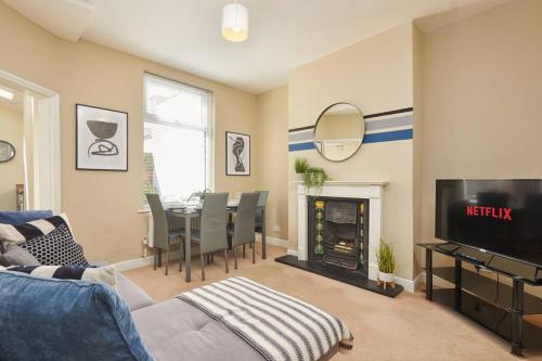 Delightful Central York House