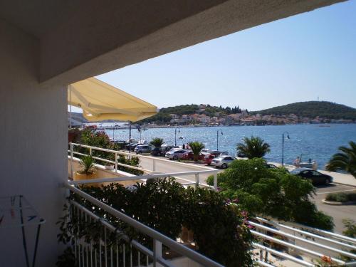 Apartment with Sea View image 1