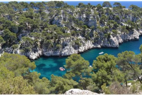 La Bastide Basse Nature Piscine à 3 quarts d'heure de la mer