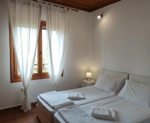 Bright, Beachfront Apartment with free parking and garden, Vourvourou (fotografie 9)