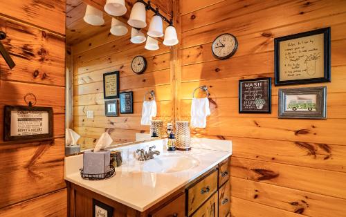 Heaven Sent - Spacious Family Cabin on Lake Nantahala