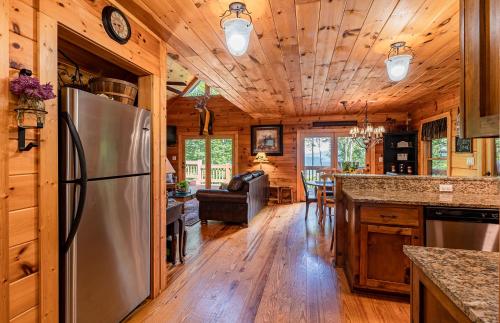 Heaven Sent - Spacious Family Cabin on Lake Nantahala