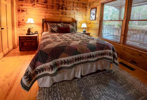 Heaven Sent - Spacious Family Cabin on Lake Nantahala