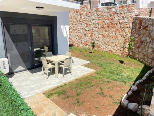 Ozy Apart Garden / Kaş-Çerçiler