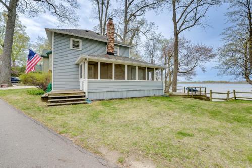 Delton Vacation Rental with On-Site Lake Access!