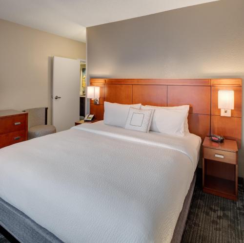 One-Bedroom King Suite