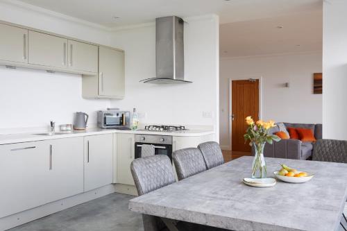Shanklin Villa Apartments - image 12