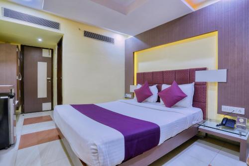 CherryStay Amrit Residency