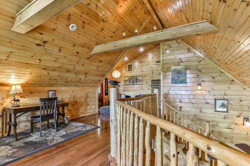 The High Life LONG RANGE VIEWS OF THE BLUE RIDGE MOUNTAINS in Mineral Bluff, USA