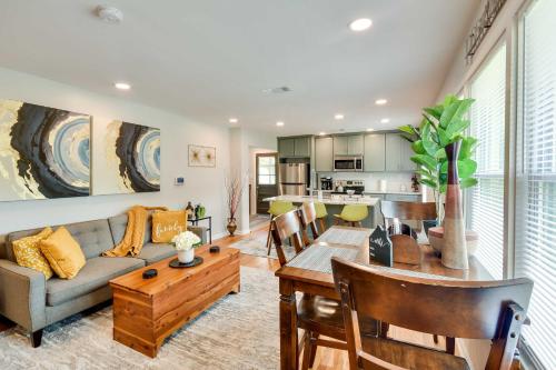 Delightful Tuskegee Home - Great for Families! in Tuskegee, USA