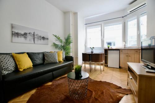  Standard Apartment by Hi5 - Petőfi 12, Pension in Budapest