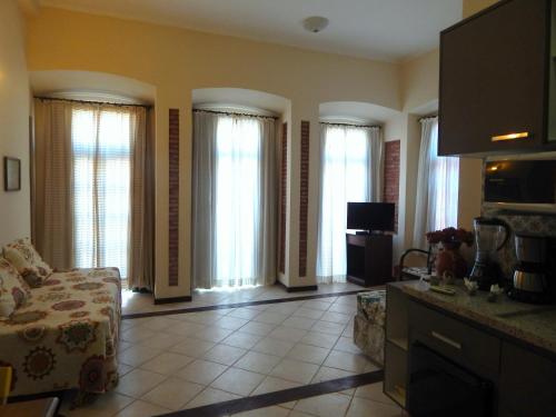 Solar do Carmo Suites & Apartments - image 2