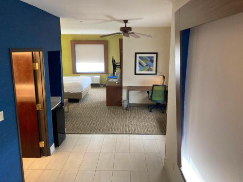 Holiday Inn Express Hotel & Suites Abilene Mall South, an IHG Hotel