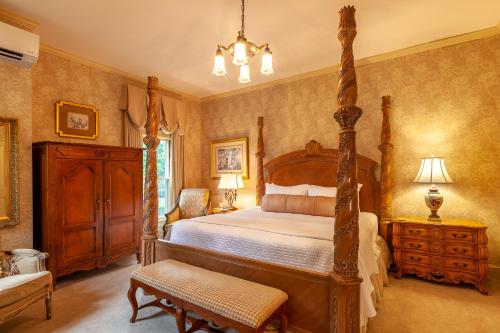 Ivy Lodge