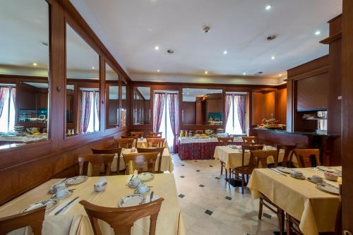 Hotel Diplomate - image 11