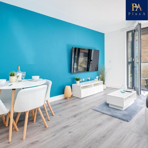 Pluxa Vivid Veranda Beautiful City Centre Apartment with free parking, Бирмингем (фото 11)