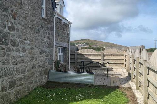 Folly Farm Cottage, Cosy, Secluded near to St Ives