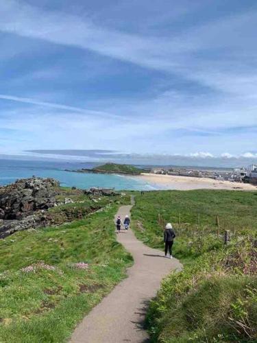 Folly Farm Cottage, Cosy, Secluded near to St Ives