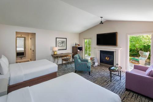 Junior Suite with Two Double Beds, Sofa Bed and Outdoor Fireplace