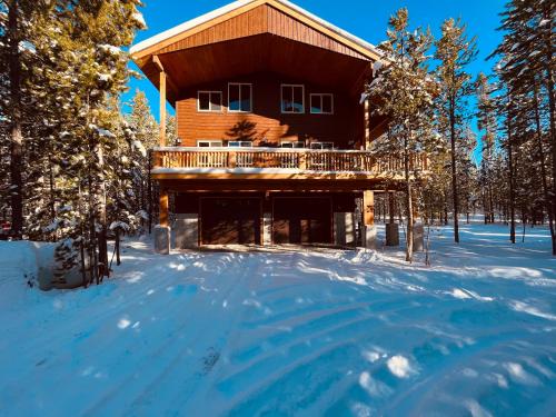 Blue Pine Retreat, 6 Bedrooms, 5 Bath, Sleeps 15