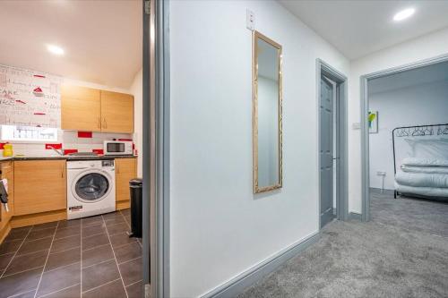 *2a* ground floor house setup for your most amazing & relaxed stay + Free Parking + Free Fast WiFi in Beeston