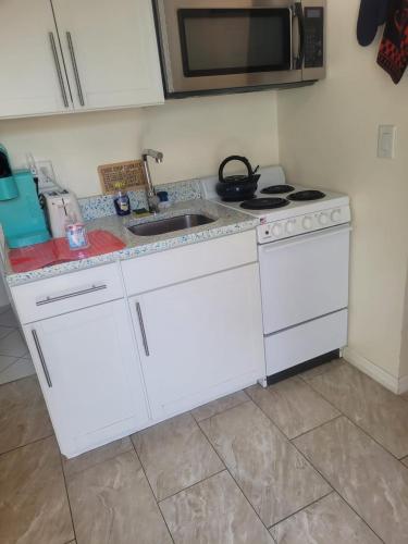 ~ Cozy In-law Apartment Close to Siesta Key ~ thumb 4