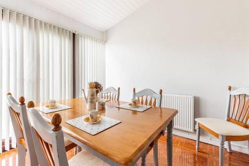 Memory Lane - beautifully renovated house close to motorway networks in Pemberton