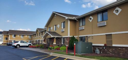 Super 8 by Wyndham Sterling Heights/Detroit Area