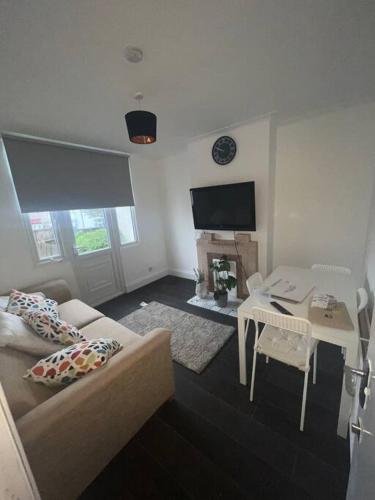 3 Bedroom house Free parking