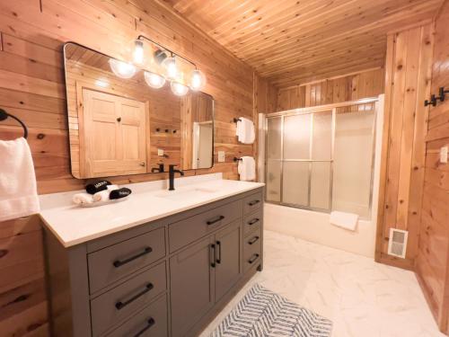 Sleeping Bear Resort in Lake Ann, USA
