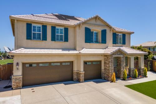 Luxe Roseville Home w/ Pool & Hot Tub! in Highland Reserve