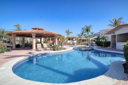 Peaceful 3 Bedroom Home with Views of Lands End.