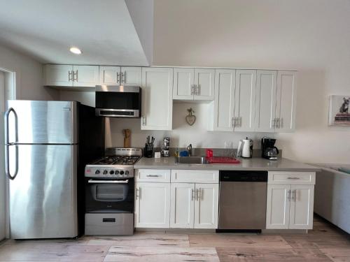 Modern One-Bed Loft in Hollywood Sign View & Free Parking, Los Angeles (fotografie 8)