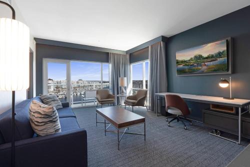 Courtyard by Marriott Marina del Rey - image 12