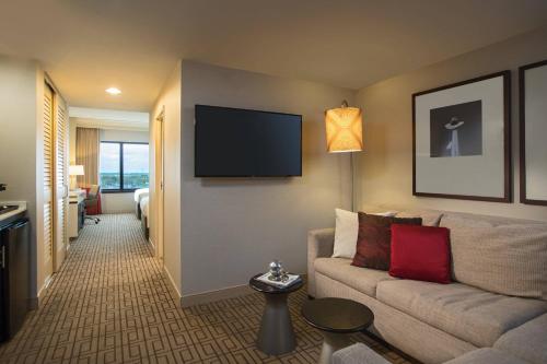 Executive Queen Suite