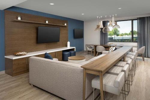 Element Seattle Sea-Tac Airport Element Seattle Sea-Tac Airport