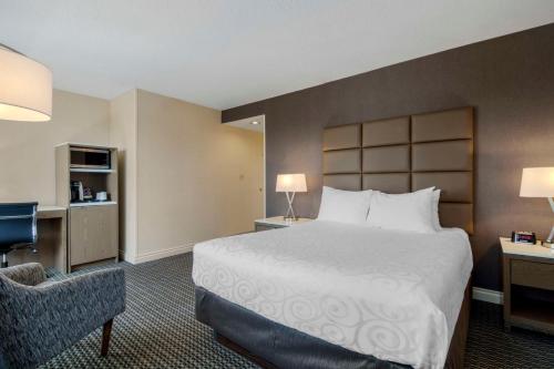 Superior Room, 1 Queen Bed, Non Smoking, Balcony