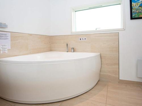 บริการและสิ่งอำนวยความสะดวก, 10 person holiday home in Tarm-By Traum in สกาเวน