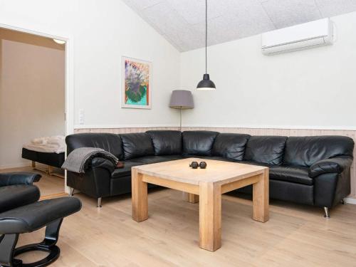 บริการและสิ่งอำนวยความสะดวก, 10 person holiday home in Tarm-By Traum in สกาเวน