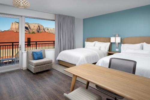 2 queen beds