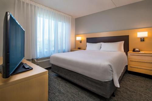 TownePlace Suites by Marriott Frederick - image 8