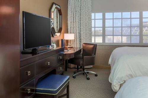 Sheraton Tarrytown Hotel - image 13