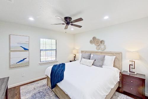 Austin House & San Antonio House in Blanco, USA