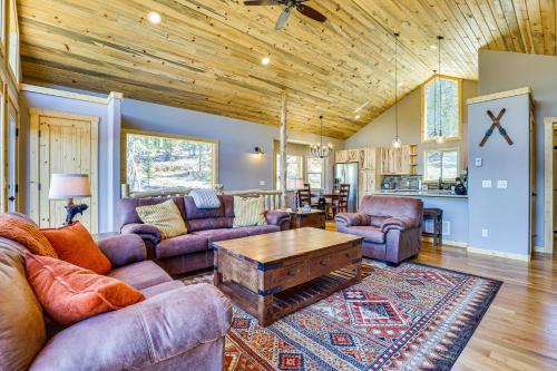 22STR-00283 Fairplay Cabin with Deck and Mtn Views in Fairplay, USA