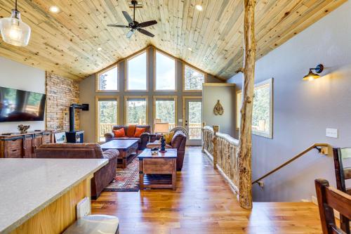 22STR-00283 Fairplay Cabin with Deck and Mtn Views in Fairplay, USA