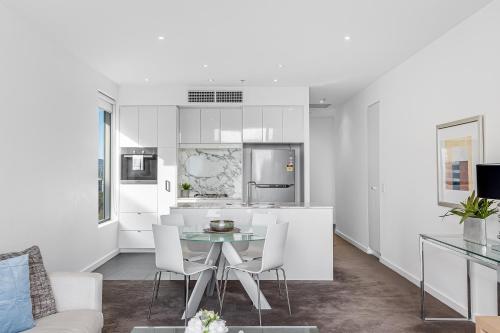 Swainson on Hindmarsh