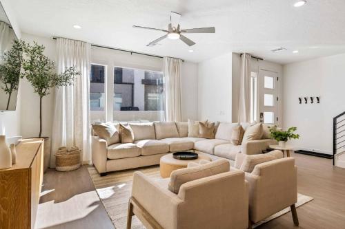 Sixteen Sandals townhouse