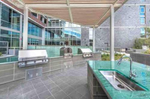 Létesítmények, Opulence is a way of life in Victory Park