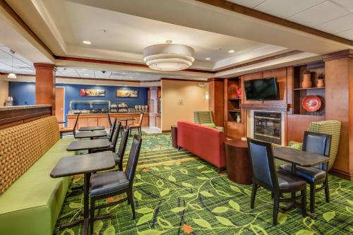 Fairfield Inn and Suites Jacksonville Beach